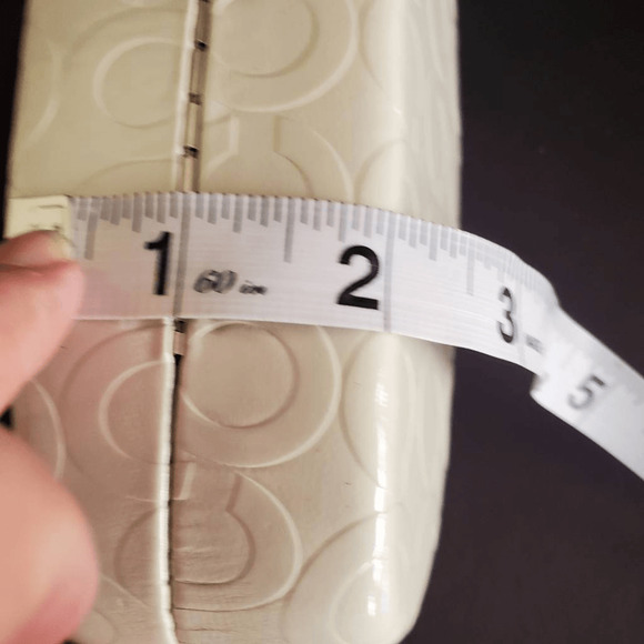 Coach‎ White Designer Signature "C" Clamshell Hard Sunglass  Case - Picture 8 of 9